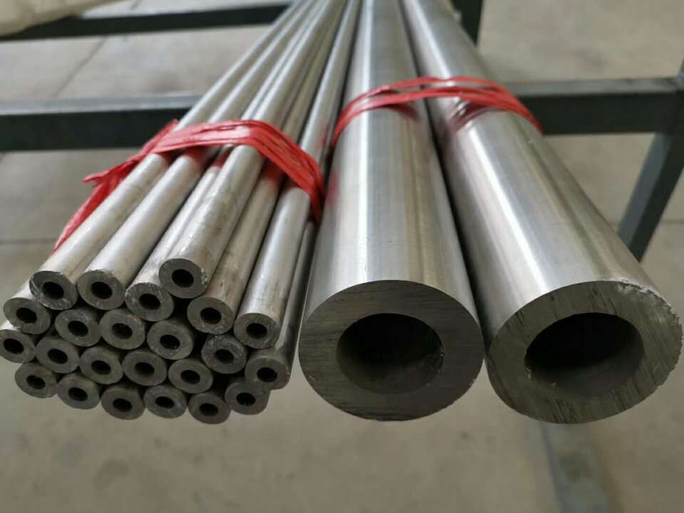 Alloy Steel ASTM A335 Alloy Steel Pipe  Manufacturer ASME B36.10