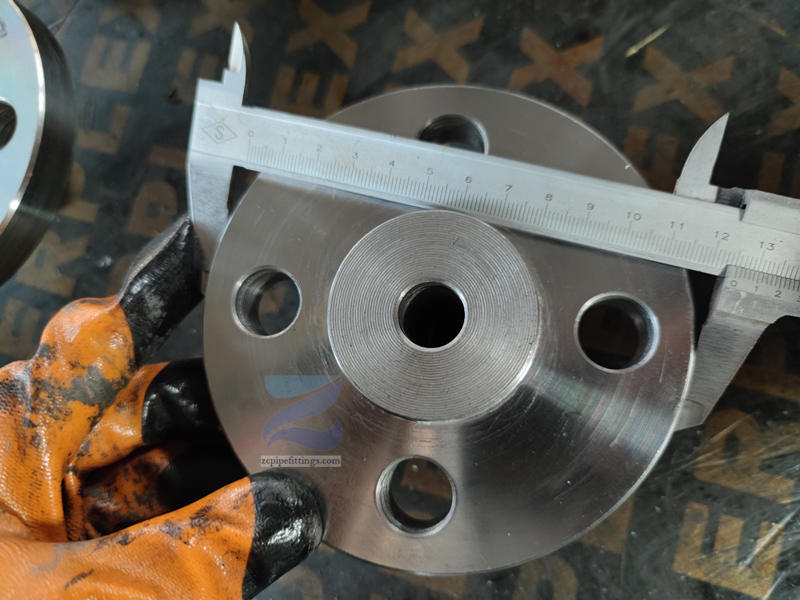 Weld neck flanges B16.5 ASTM A350 150LB